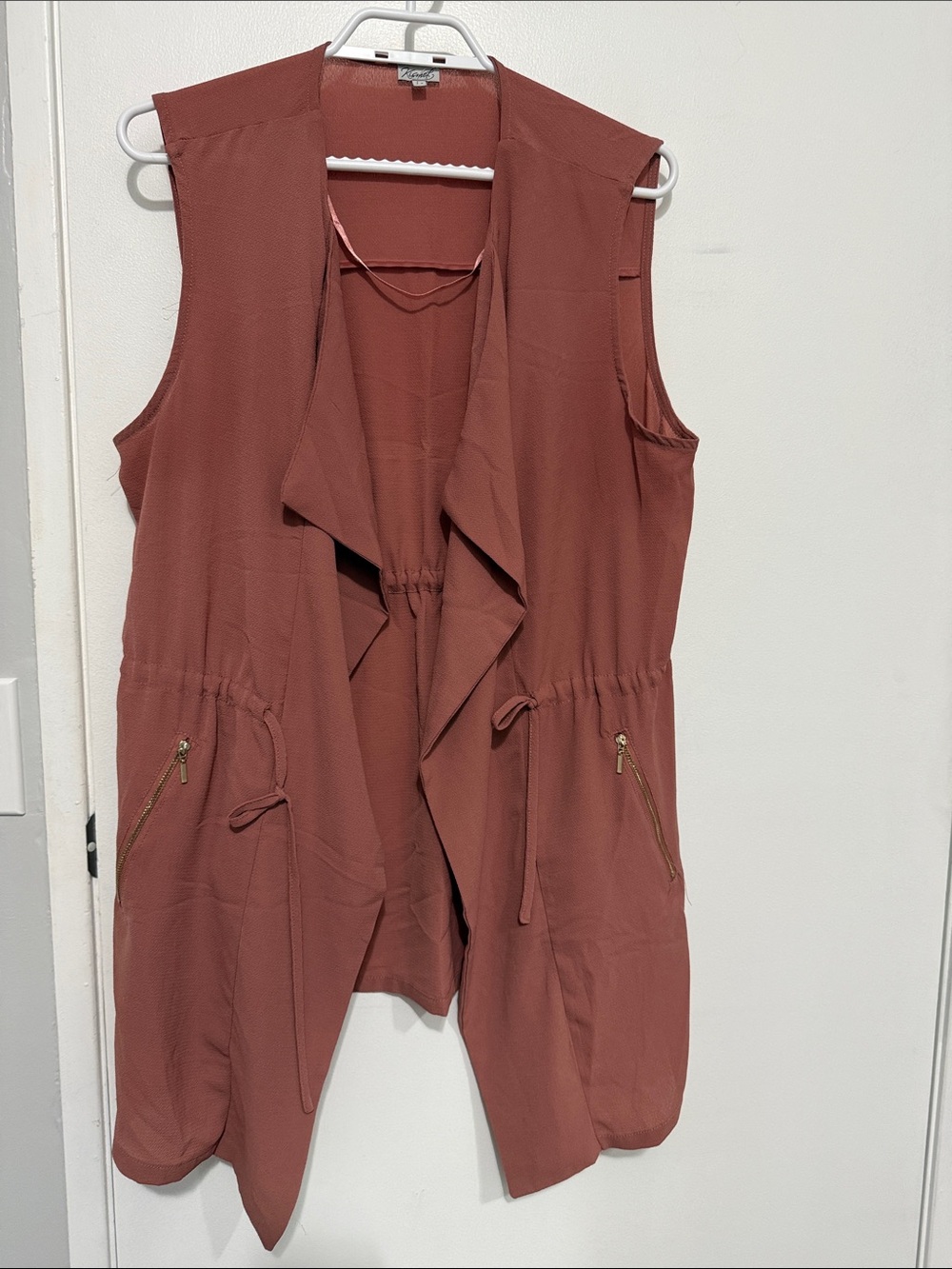 Kismet Sleeveless Open-Front Vest in Coral